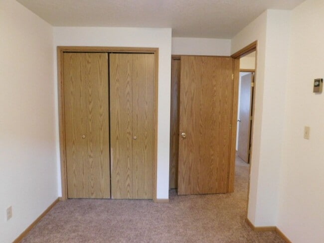 Building Photo - short04