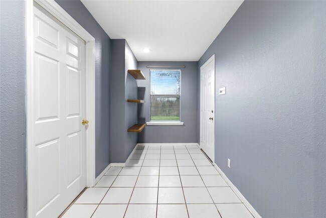 Building Photo - 6009 Leafwood Cir