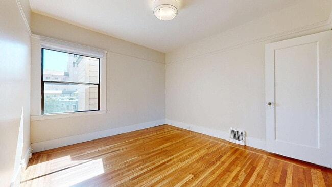 Building Photo - Charming Inner Sunset Single Family Home w...