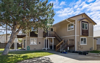 Building Photo - 502 River Ave