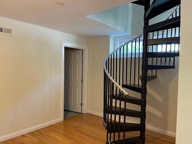 Building Photo - 26 Main St