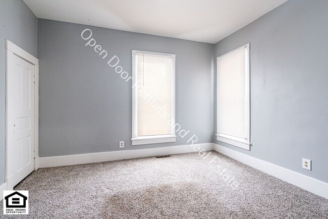 Building Photo - 515 N State St