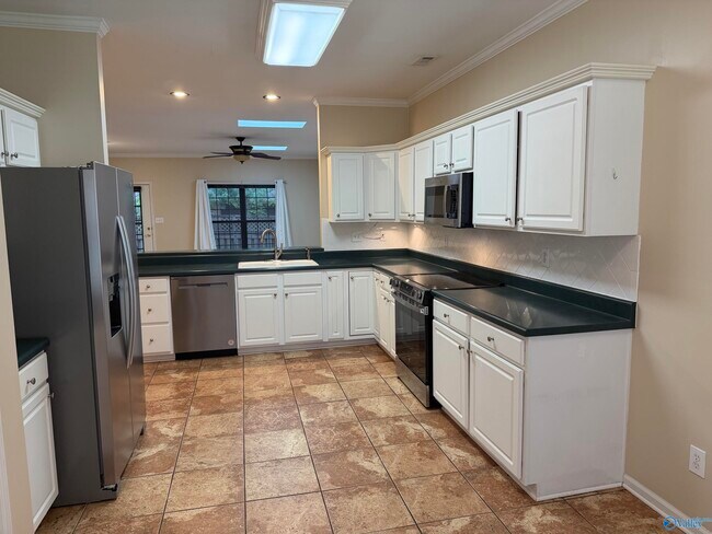 Building Photo - 139 Canterbury Dr