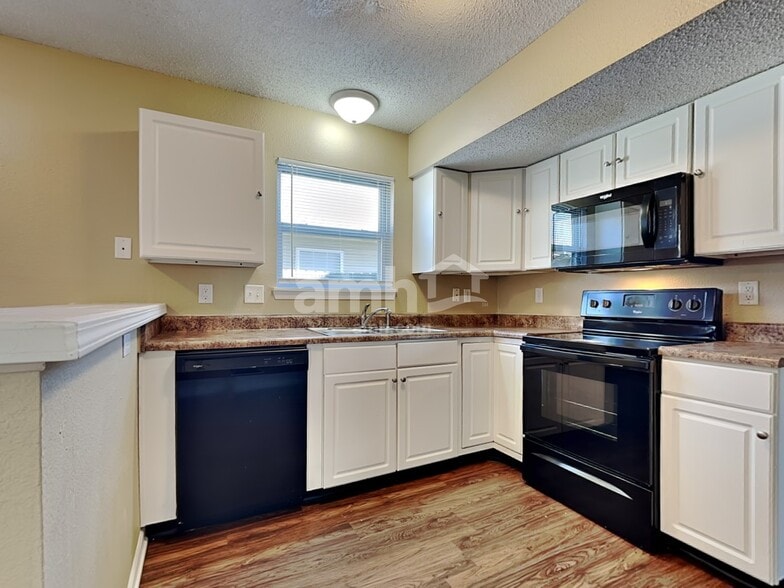Building Photo - 6031 Draycott Dr
