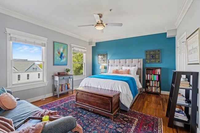 Building Photo - 215 W Norma St