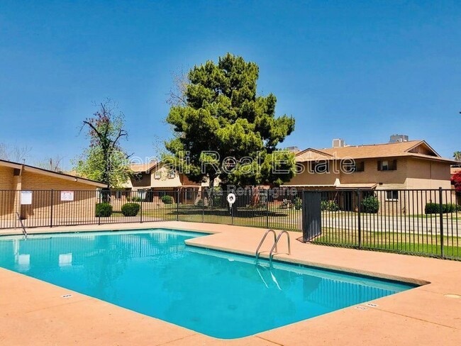 Building Photo - 6742 N 43rd Ave