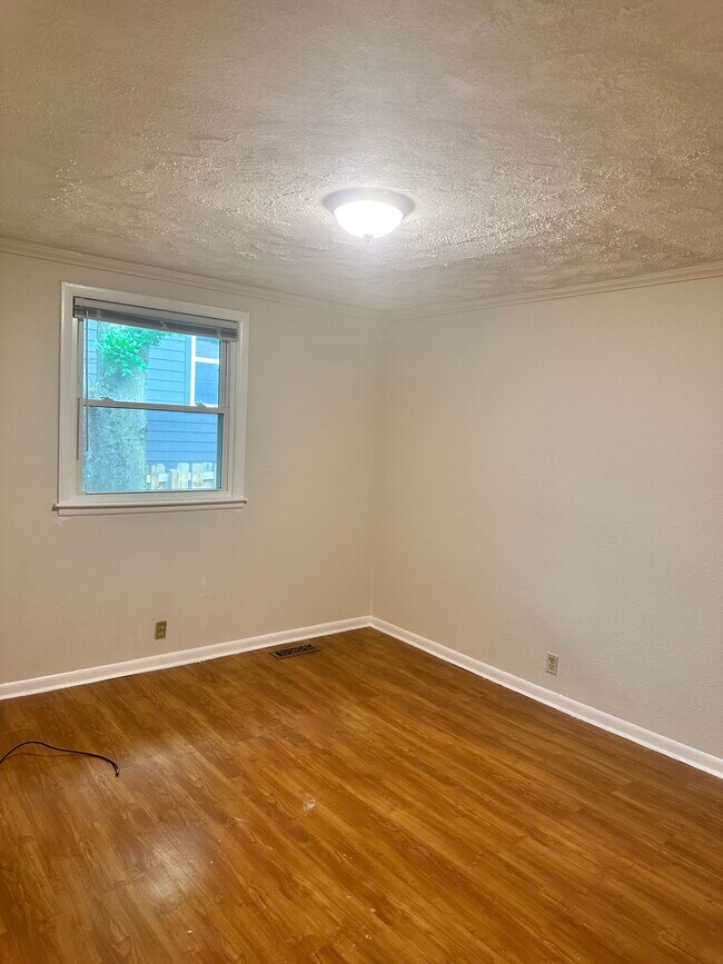 Building Photo - 2715 Morena St