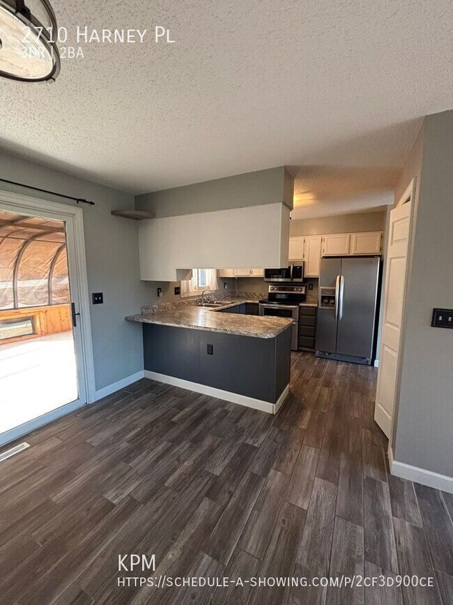 Building Photo - 2710 Harney Pl