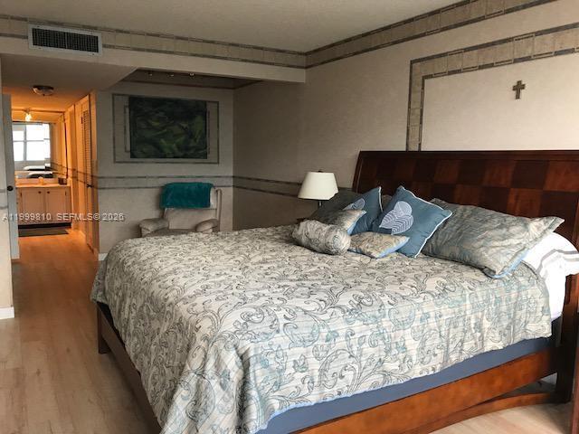 Building Photo - 6039 Collins Ave