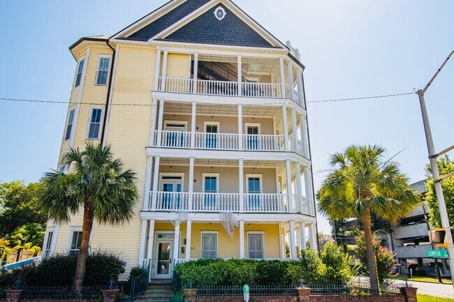 Building Photo - Historic Elegance Meets Modern Luxury – 2 Bed / 2 Bath Apartment in Downtown Columbia