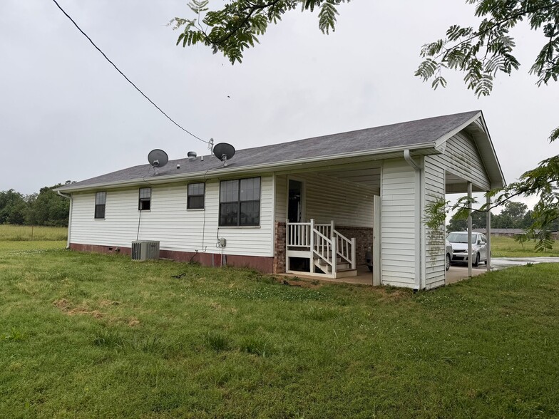 Building Photo - 18613 E Shepherd Rd
