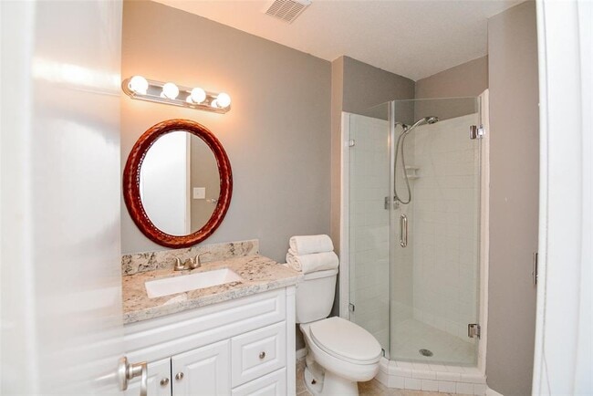 Building Photo - 9400 Doliver Dr