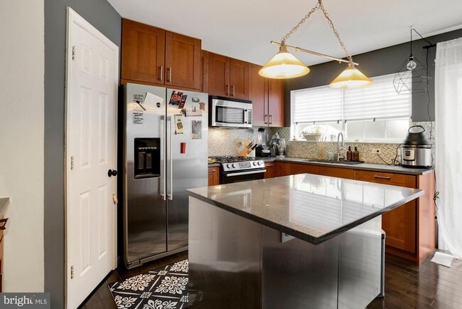 Primary Photo - 8549 Towne Manor Ct