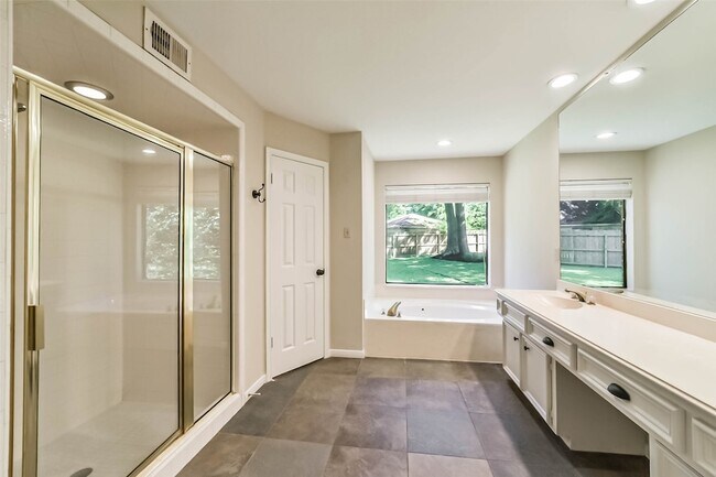 Building Photo - 3910 Misty Gardens Ct