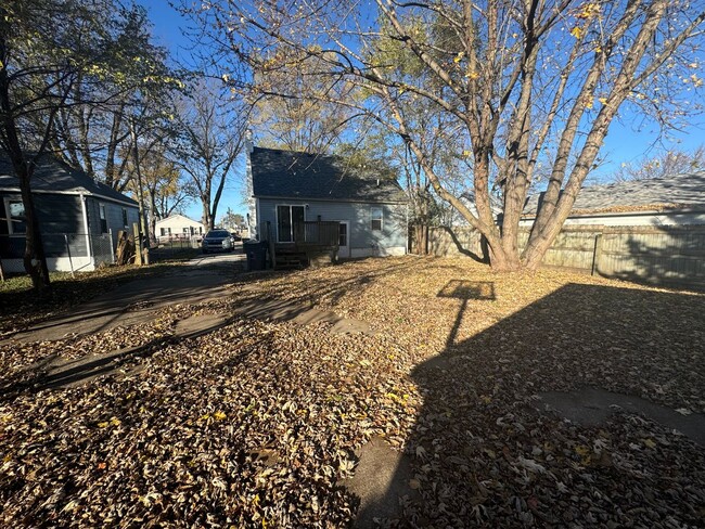 Building Photo - 3-Bedroom Home with Oversized 2-Car Garage...