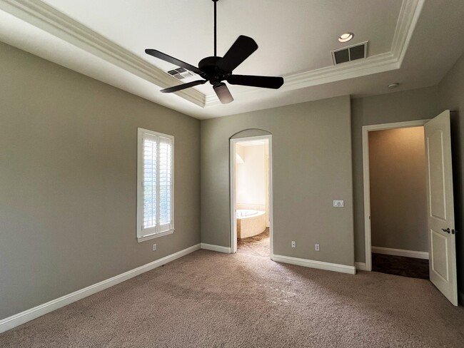 Building Photo - 1700 Briercliff Ct