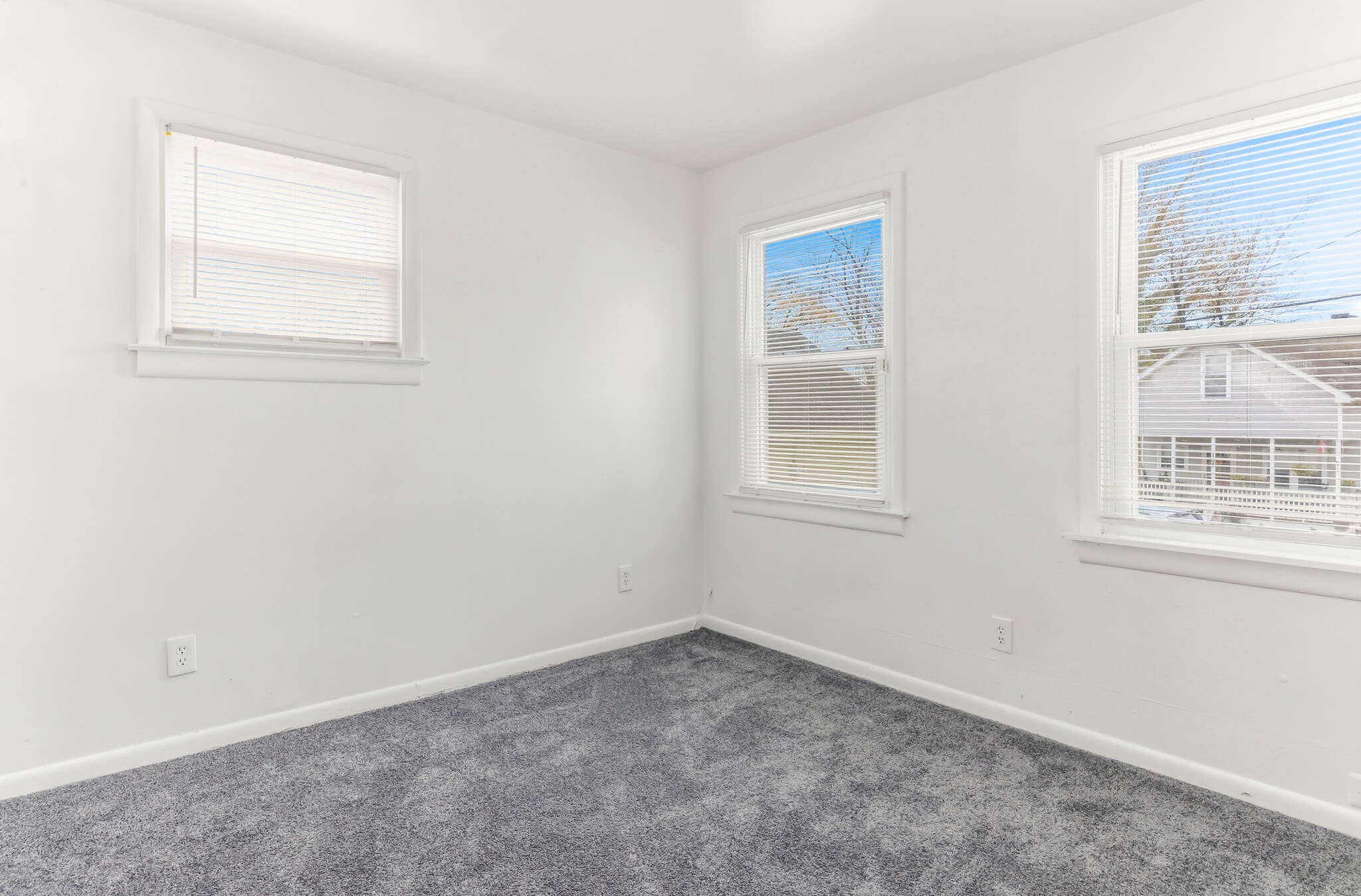 Building Photo - 107 River Rd Dr