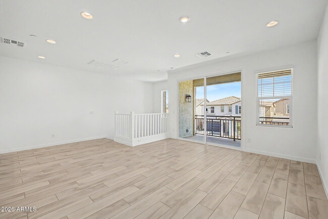 Building Photo - 8149 E Petunia Ave