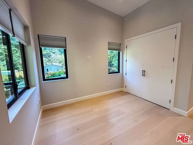 Building Photo - 1734 N Beverly Glen Blvd