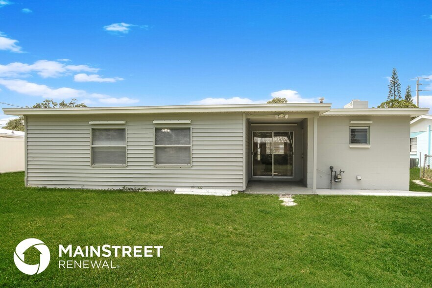 Building Photo - 4395 Sherwood Blvd