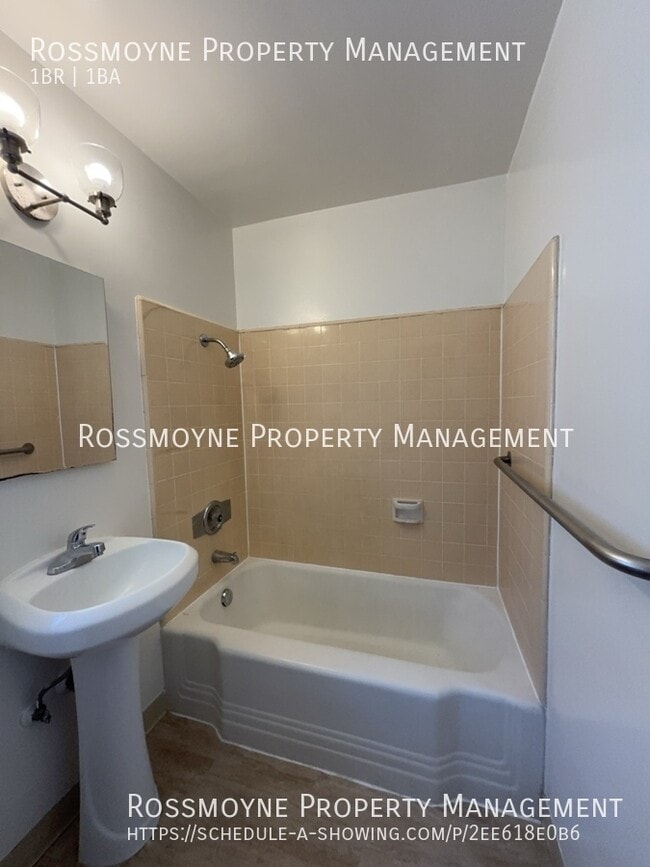 Building Photo - 2425 Florencita-