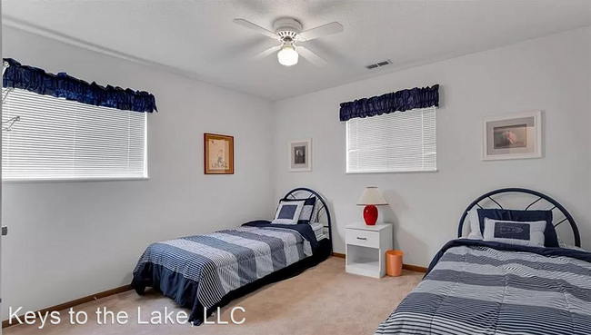 Building Photo - 3 br, 2 bath House - 821 Winn Rd #10L