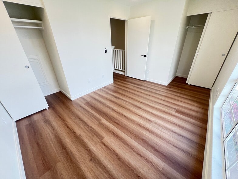 Building Photo - 94-690-690 Lumiauau St