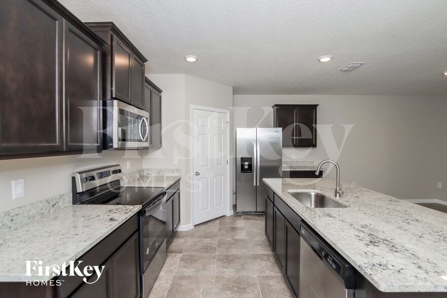 Building Photo - 3055 Cerulean Ct