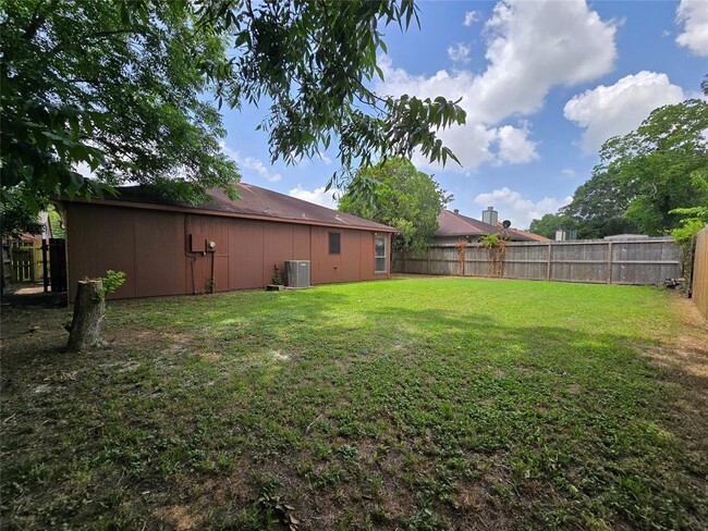 Building Photo - 7011 Foxmont Ln