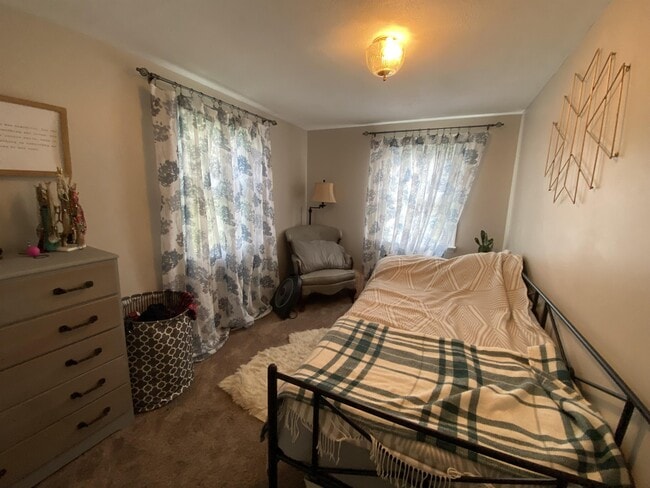 Building Photo - 510 Burns St