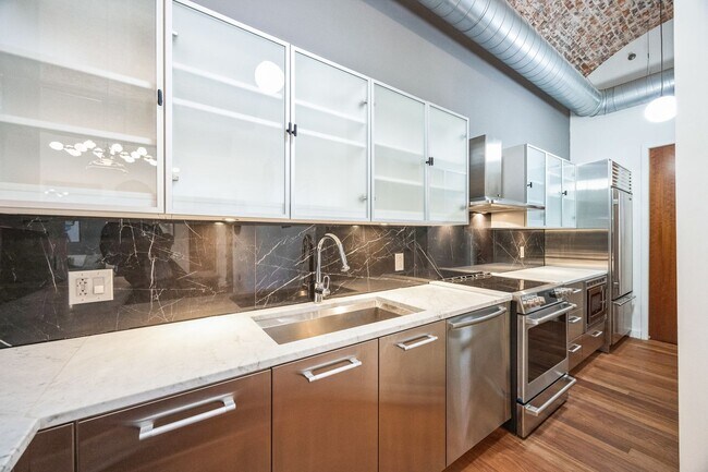 Building Photo - 105 S 12th St