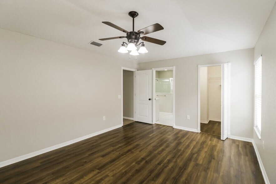 Building Photo - 1837 Tangledvine Dr