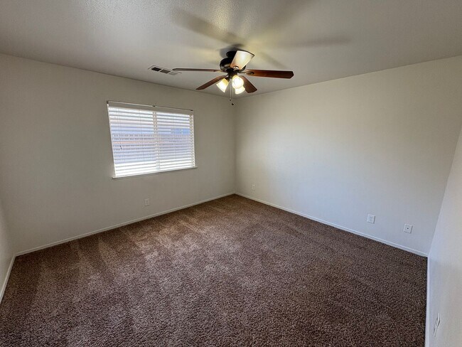 Building Photo - 1897