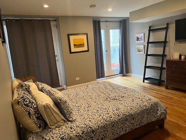 Primary bedroom with private patio - 1140 W Cornelia Ave