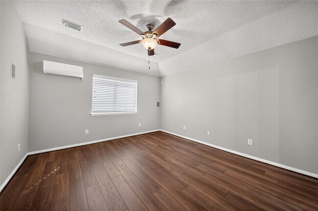Building Photo - 20515 Spring Bluff Ln