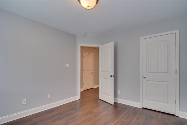 Building Photo - 1133 Sierra Ln