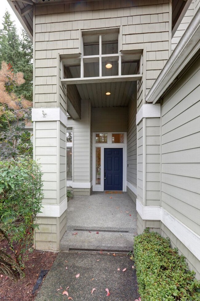 Building Photo - Beautiful 3bd, 2.5ba Home in Klahanie Available!