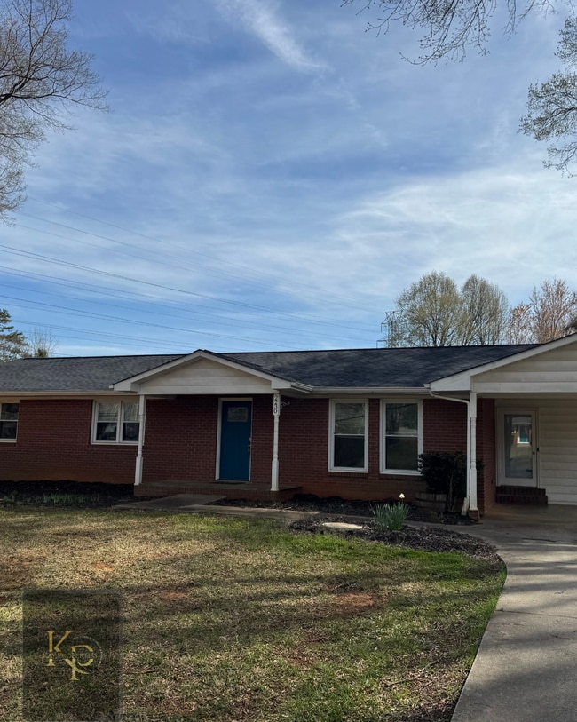 Building Photo - 2230 Independence Rd