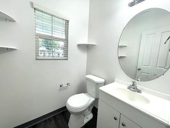 Building Photo - 91-1050-1050 Kaileolea Dr