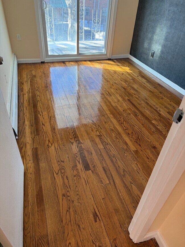 Building Photo - Brooklyn 1