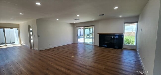Building Photo - 15608 Cristalino St