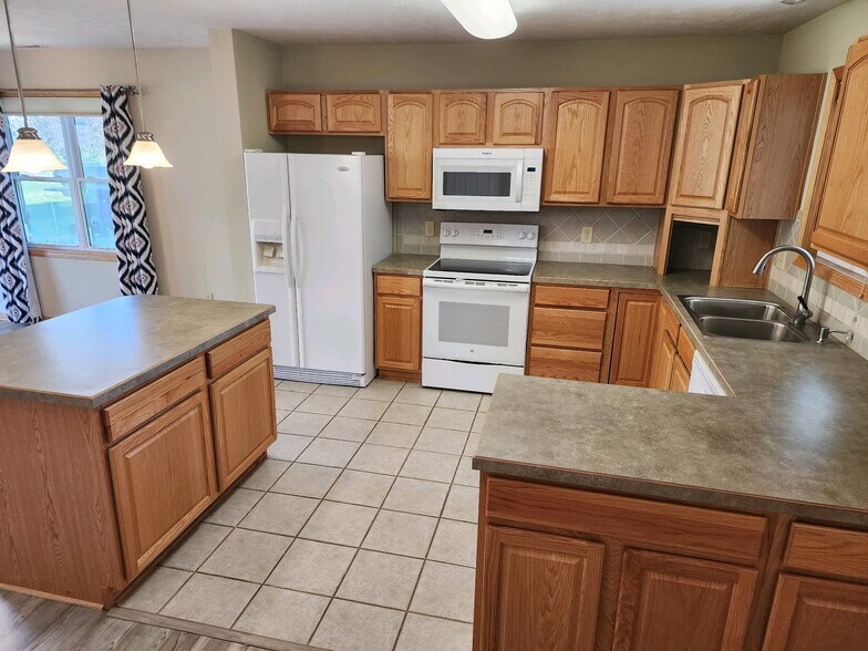 Building Photo - 3512 McLaughlin Dr