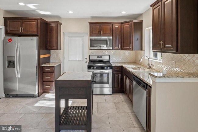 Building Photo - 4621 Greenhill Ave