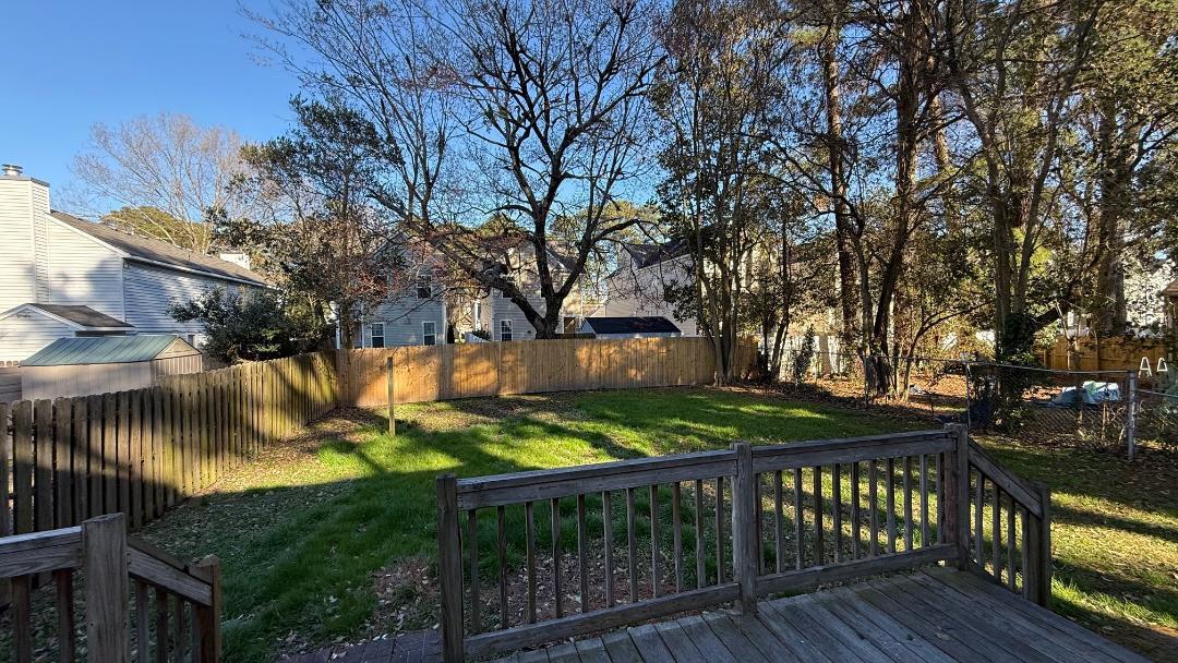 Building Photo - 122 N Fir Ave