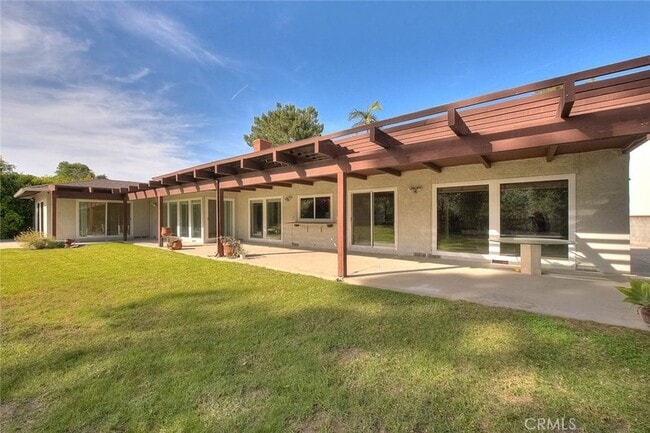 Building Photo - 16612 Park Ln Cir