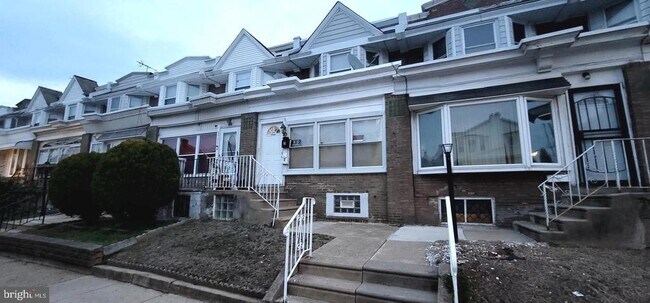 Primary Photo - 5729 N Fairhill St