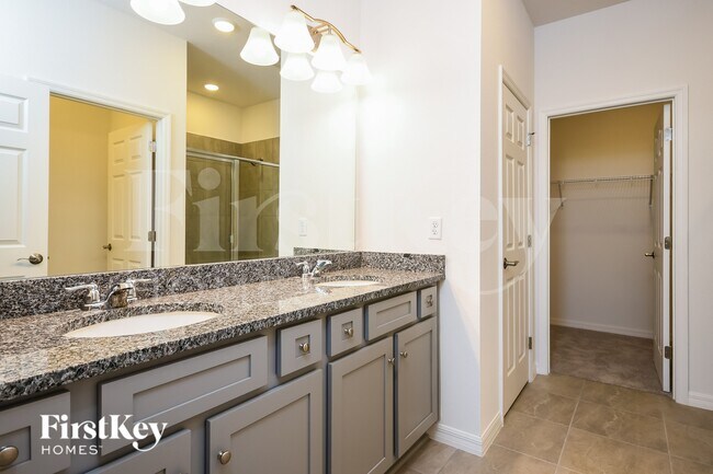 Building Photo - 1226 Ponca Rd