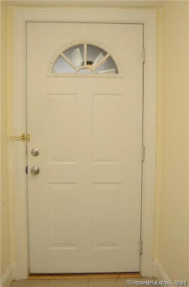 Building Photo - 527 W Thames St