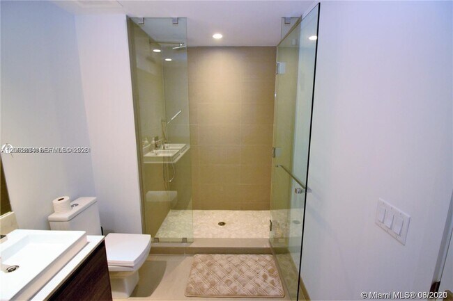 Building Photo - 1080 Brickell Ave