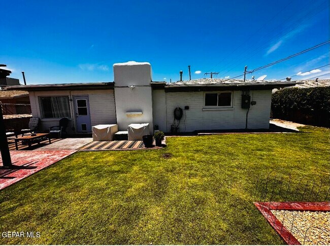 Building Photo - 1516 Elmhurst Dr
